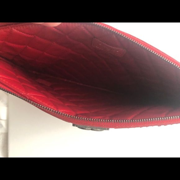 100% Authentic Chanel Boy O Case. Great Condition - Picture 4 of 8